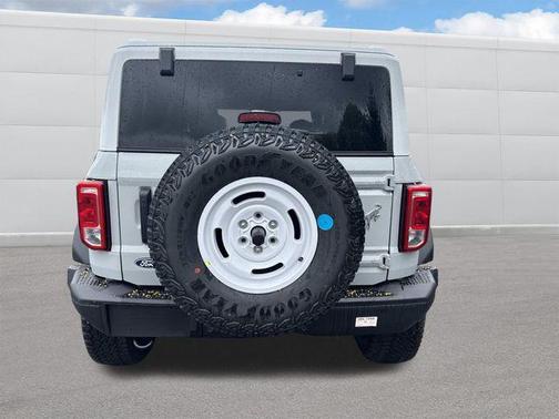 Avalanche Gray 2026 Ford Bronco Heritage Edition