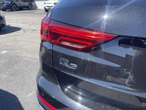 2024 Audi Q3 Premium 45 TFSI S line quattro Tiptronic