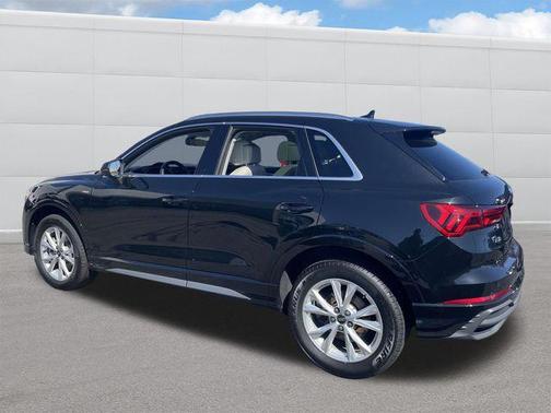 2024 Audi Q3 Premium 45 TFSI S line quattro Tiptronic