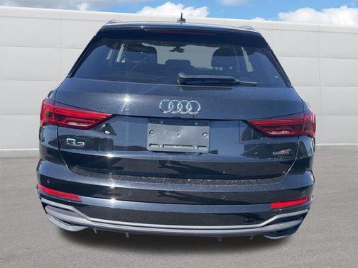 2024 Audi Q3 Premium 45 TFSI S line quattro Tiptronic
