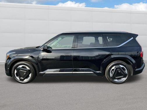 2024 Kia EV9 Land