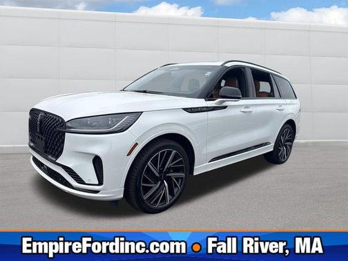Pristine White Metallic Tri-Coat 2025 Lincoln Aviator Black Label AWD