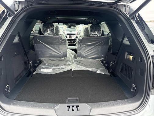 Space White Metallic 2026 Ford Explorer Tremor