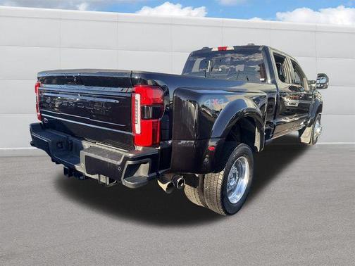 2025 Ford F-450 Platinum
