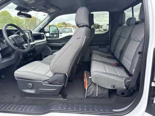 Oxford White 2026 Ford F-350 XL