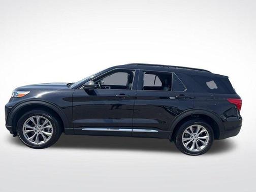Agate Black Metallic 2023 Ford Explorer XLT