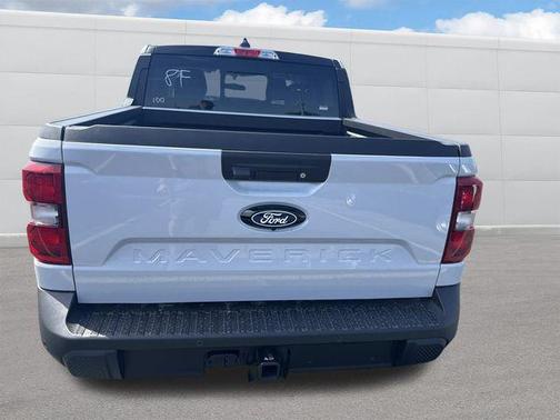 Space White Metallic 2026 Ford Maverick Lariat