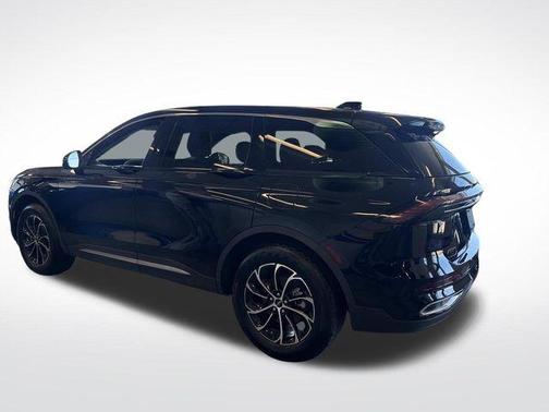 Black Metallic 2025 Lincoln Nautilus Premiere