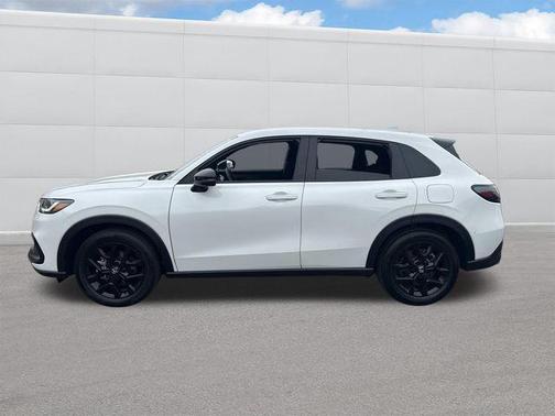 Platinum White 2025 Honda HR-V 2WD Sport