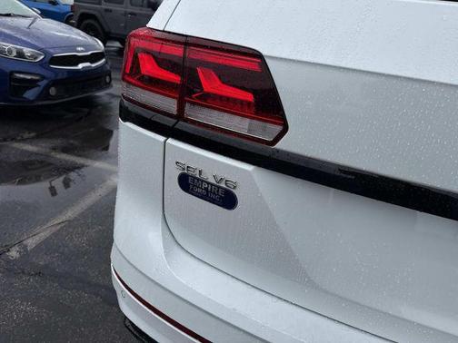 Opal White 2023 Volkswagen Atlas 3.6L SEL