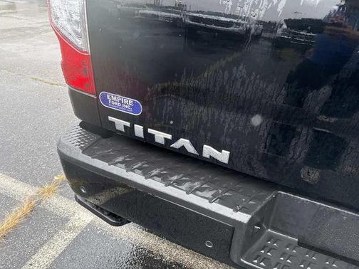 2021 Nissan Titan SV