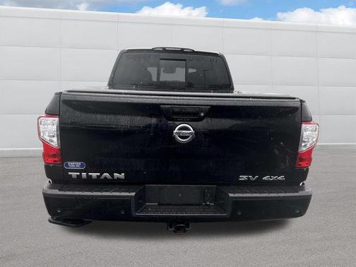 2021 Nissan Titan SV