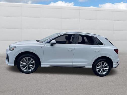 2024 Audi Q3 Premium 45 TFSI S line quattro Tiptronic