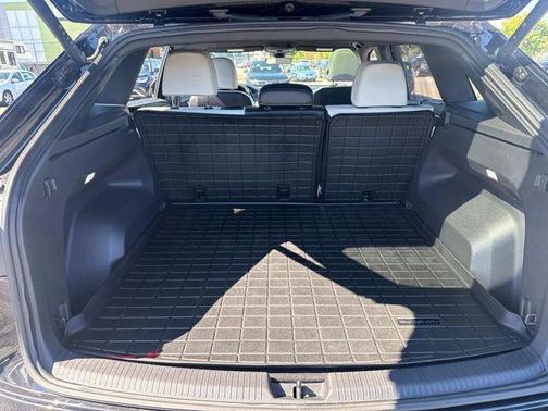 2024 Volkswagen Atlas Cross Sport 2.0T SEL Premium