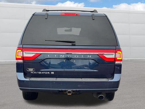 2017 Lincoln Navigator Select