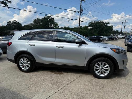 Silver 2020 Kia Sorento LX V6