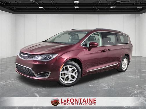 2017 Chrysler Pacifica Touring-L