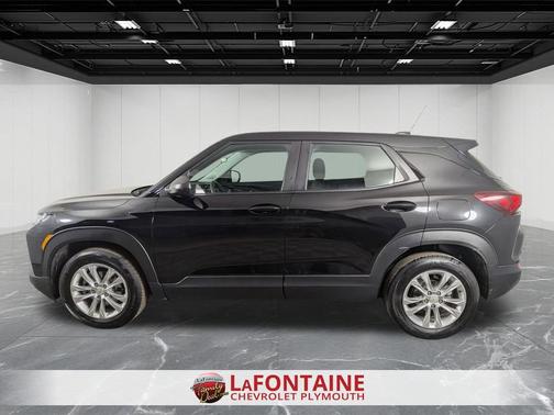 Mosaic Black Metallic 2023 Chevrolet Trailblazer LS
