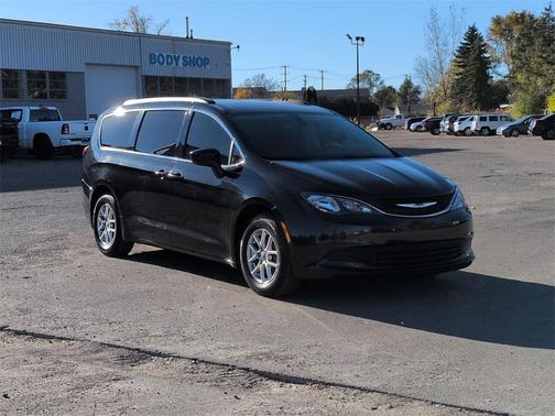 2020 Chrysler Voyager LXI