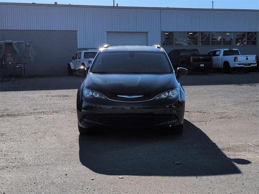 2020 Chrysler Voyager LXI