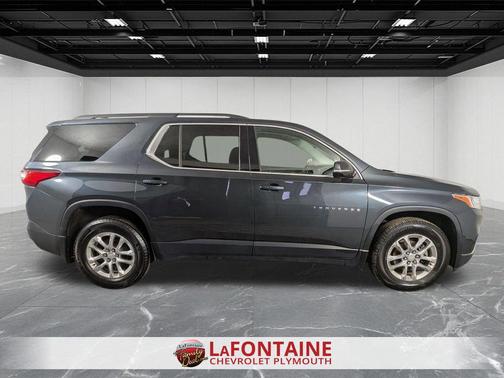 Graphite Metallic 2020 Chevrolet Traverse LT Leather