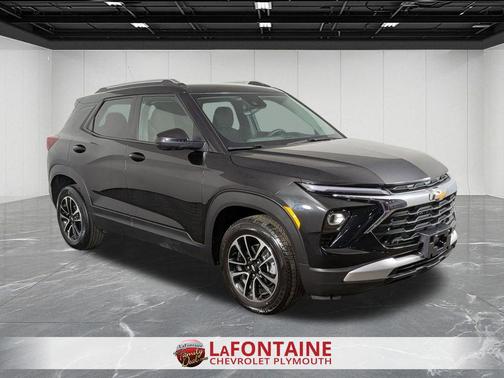 Mosaic Black Metallic 2025 Chevrolet Trailblazer LT