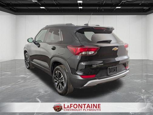 Mosaic Black Metallic 2025 Chevrolet Trailblazer LT
