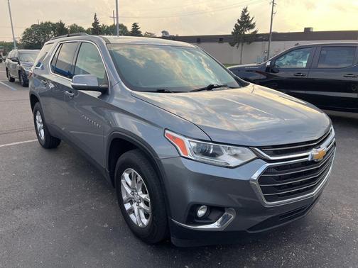 2021 Chevrolet Traverse LT Cloth