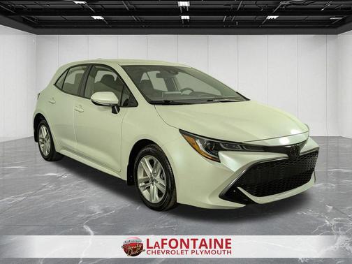 Blizzard Pearl 2020 Toyota Corolla SE
