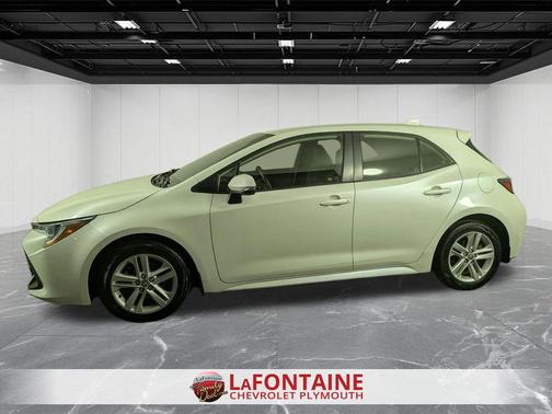 Blizzard Pearl 2020 Toyota Corolla SE