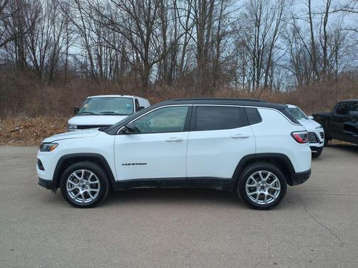 Bright White Clearcoat 2025 Jeep Compass Limited