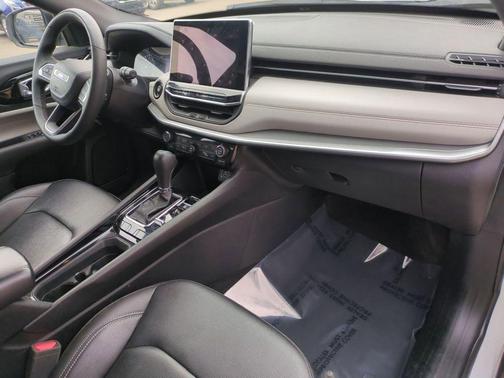 Bright White Clearcoat 2025 Jeep Compass Limited