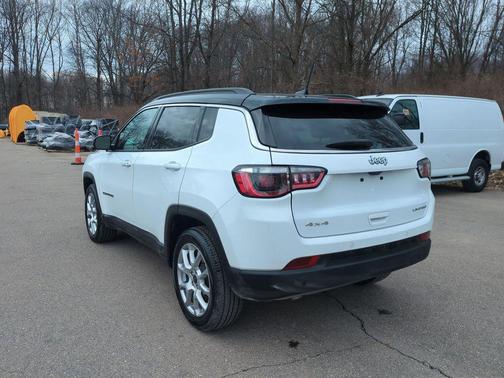 Bright White Clearcoat 2025 Jeep Compass Limited