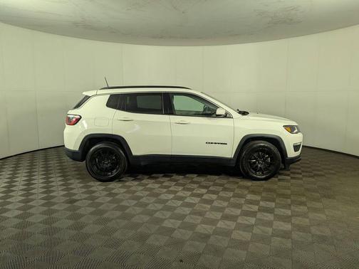 White Clearcoat 2018 Jeep Compass Latitude