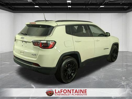 White Clearcoat 2018 Jeep Compass Latitude