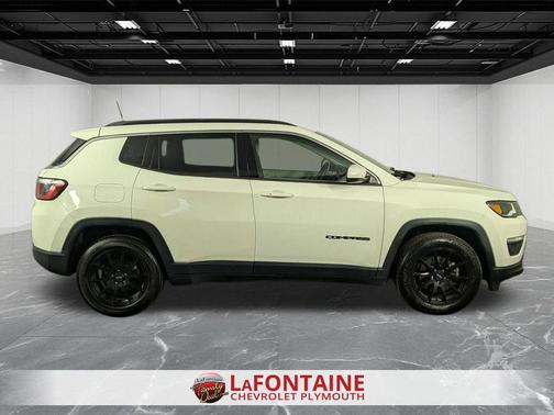 White Clearcoat 2018 Jeep Compass Latitude