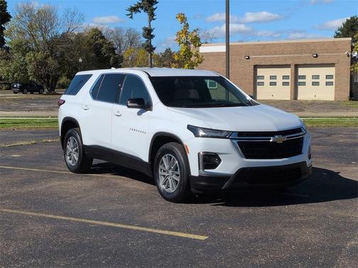 2023 Chevrolet Traverse LS