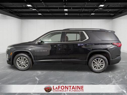 Mosaic Black Metallic 2023 Chevrolet Traverse LT Cloth