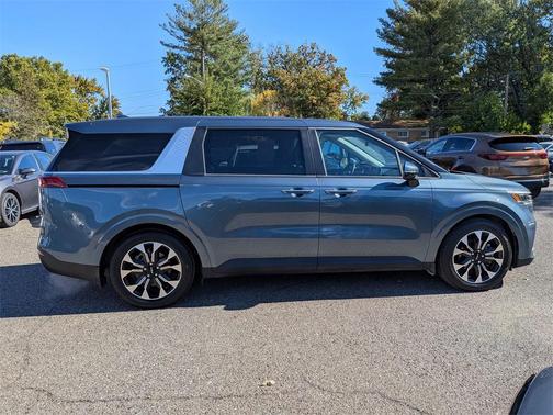 2023 Kia Carnival EX