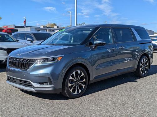 2023 Kia Carnival EX