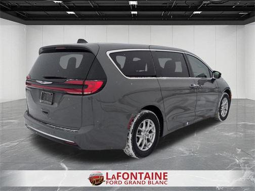 2025 Chrysler Pacifica L