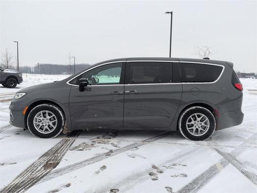 2025 Chrysler Pacifica L