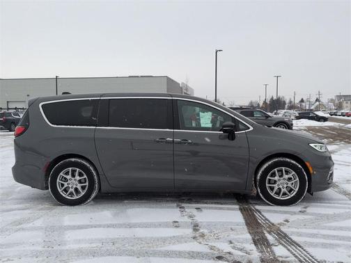 2025 Chrysler Pacifica L