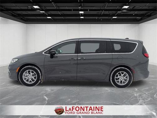 2025 Chrysler Pacifica L