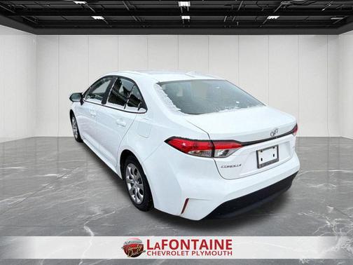 Ice Cap 2025 Toyota Corolla LE