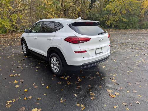 2021 Hyundai TUCSON SE