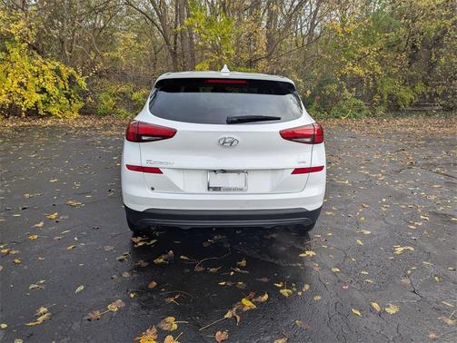 2021 Hyundai TUCSON SE