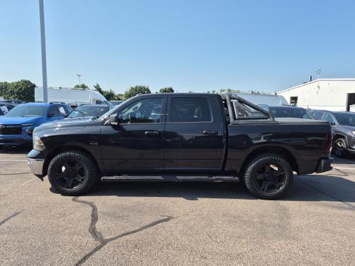 Brilliant Black Crystal Pearlcoat 2018 RAM 1500 Big Horn Crew Cab 4x4 5'7  Box
