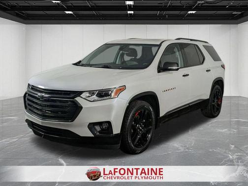 Iridescent Pearl Tricoat 2018 Chevrolet Traverse Premier