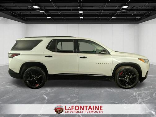 Iridescent Pearl Tricoat 2018 Chevrolet Traverse Premier